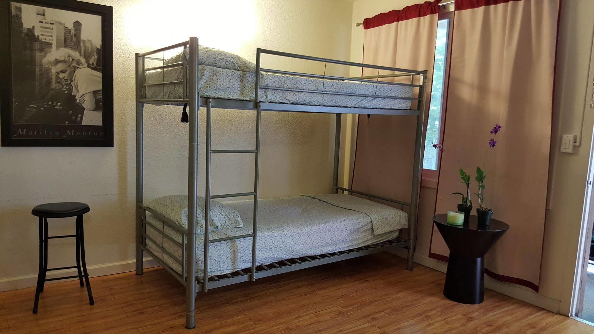 The Beach Waikiki Boutique Hostel Honolulu Luaran gambar